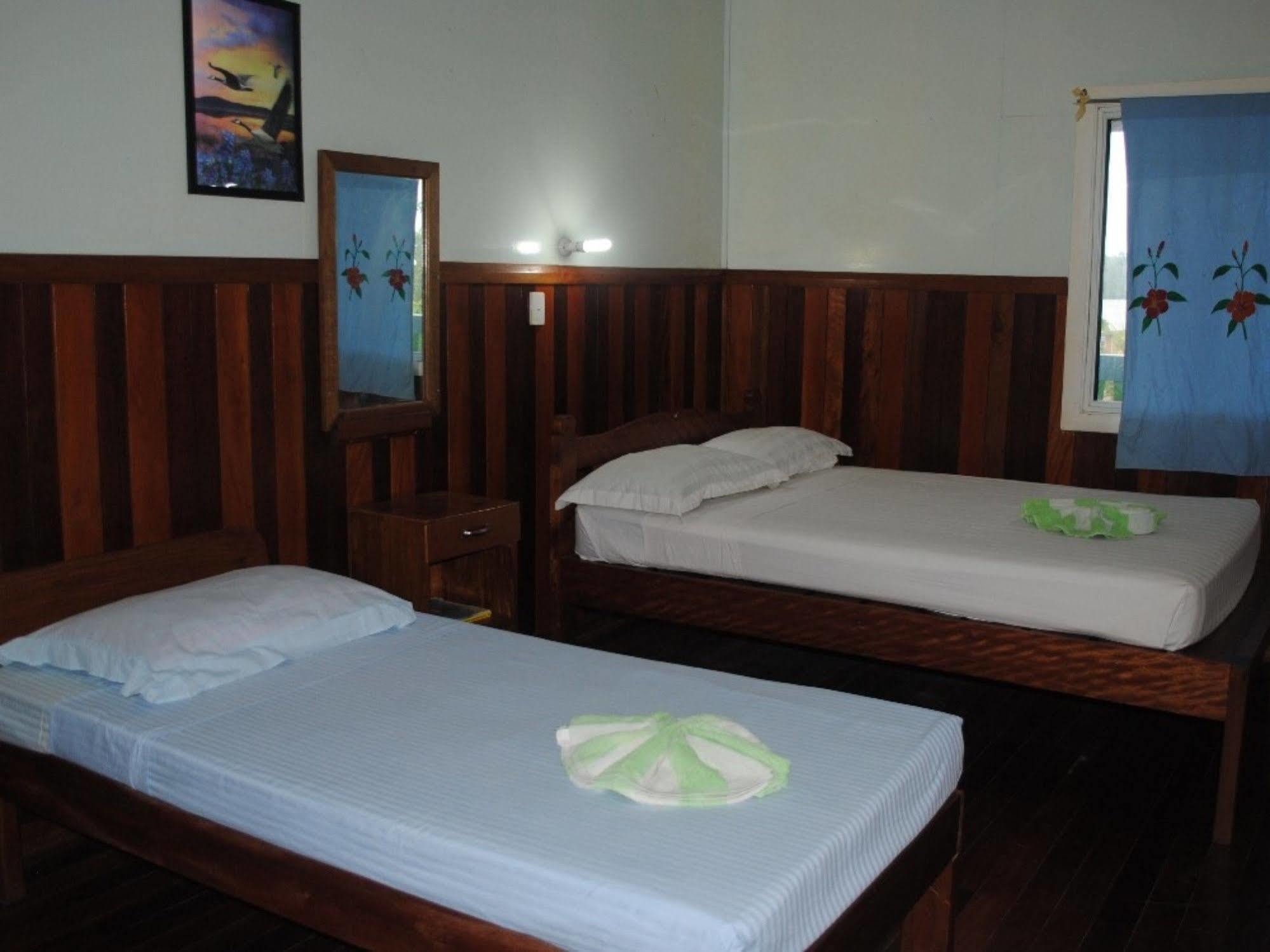 Rekona Lodge Gizo Bagian luar foto