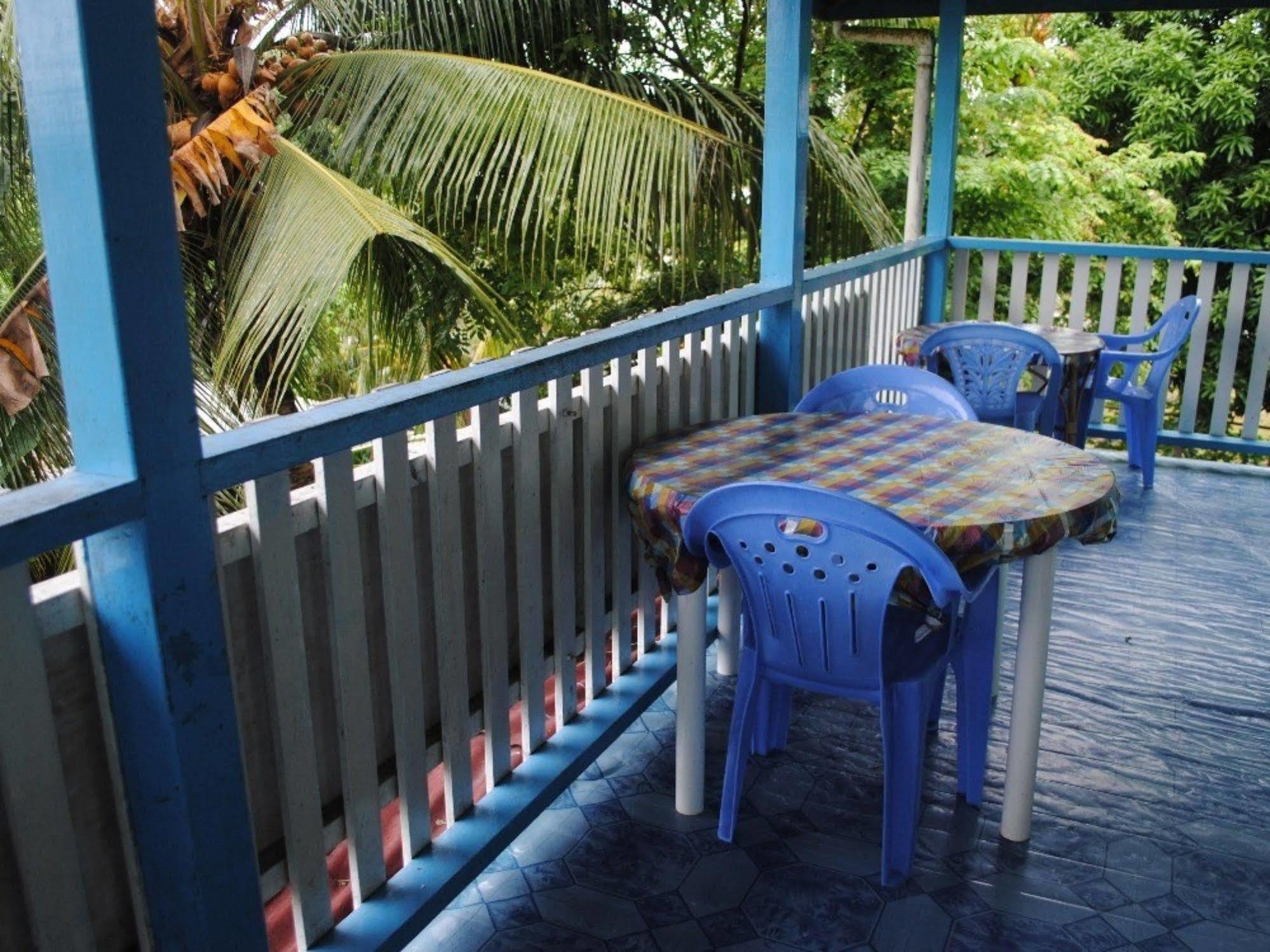 Rekona Lodge Gizo Bagian luar foto